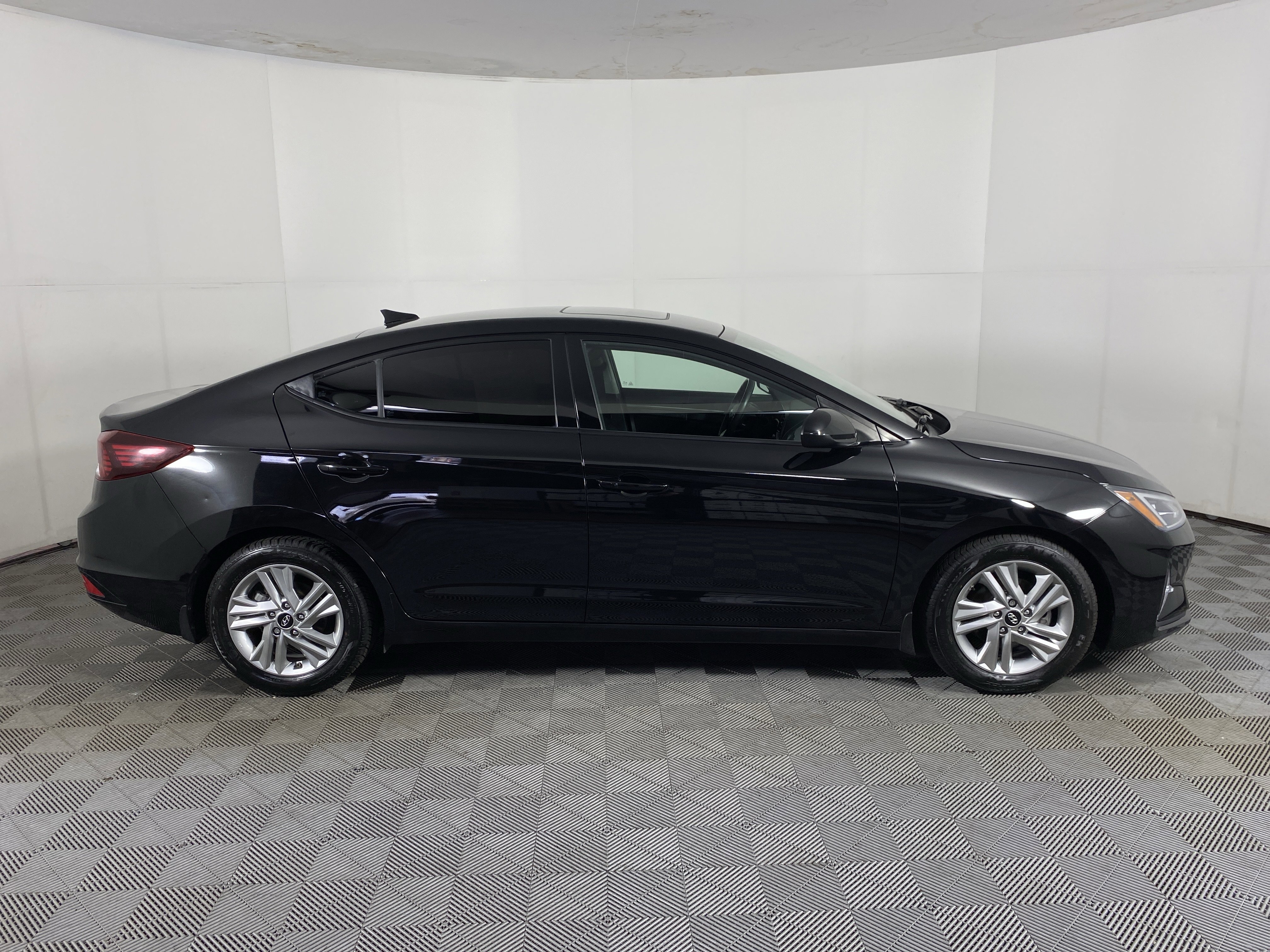 Used 2020 Hyundai Elantra Value Edition w/ Cargo Package (C1) image 7
