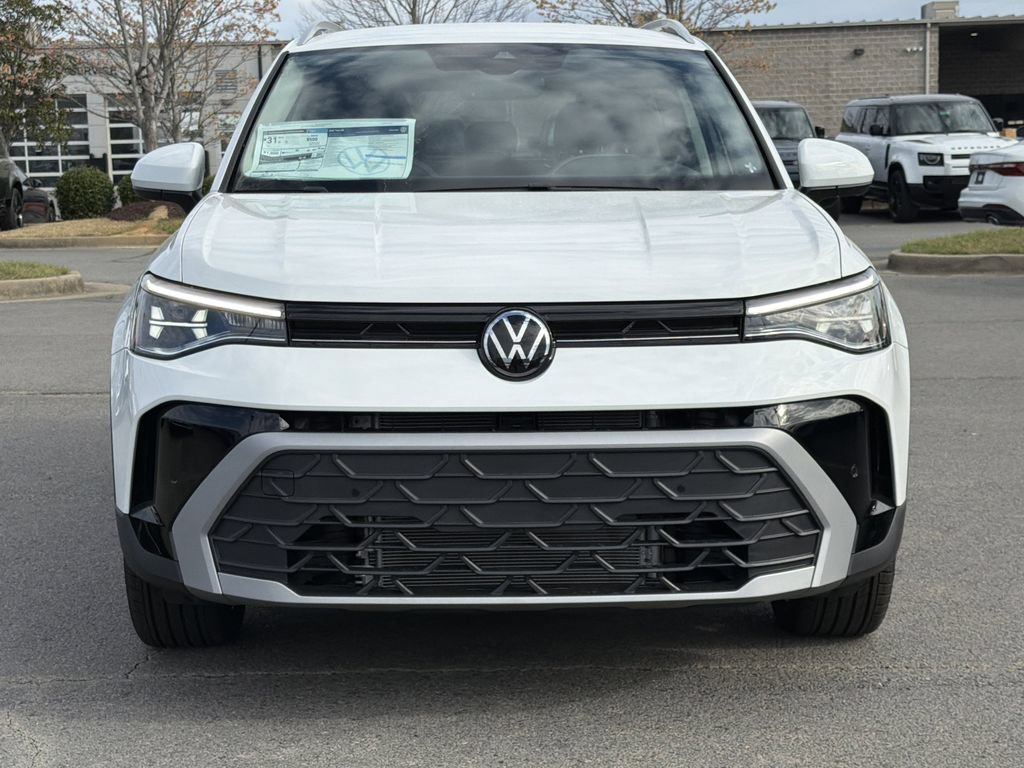 New 2026 Volkswagen Taos SE FWD image 8