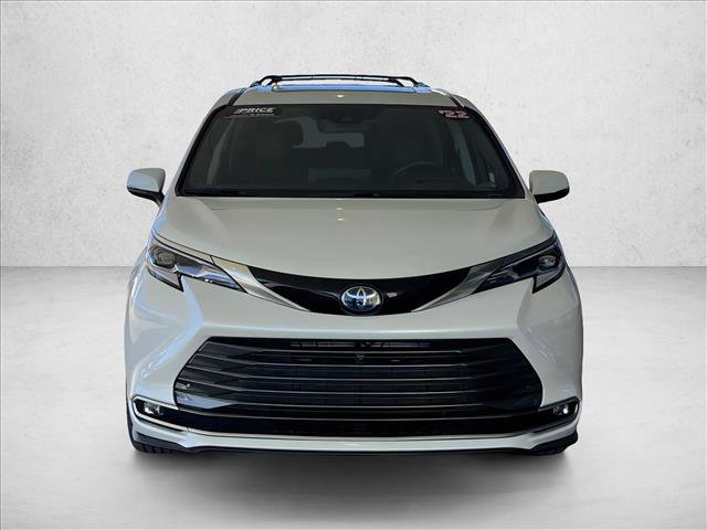 Used 2022 Toyota Sienna Platinum image 6