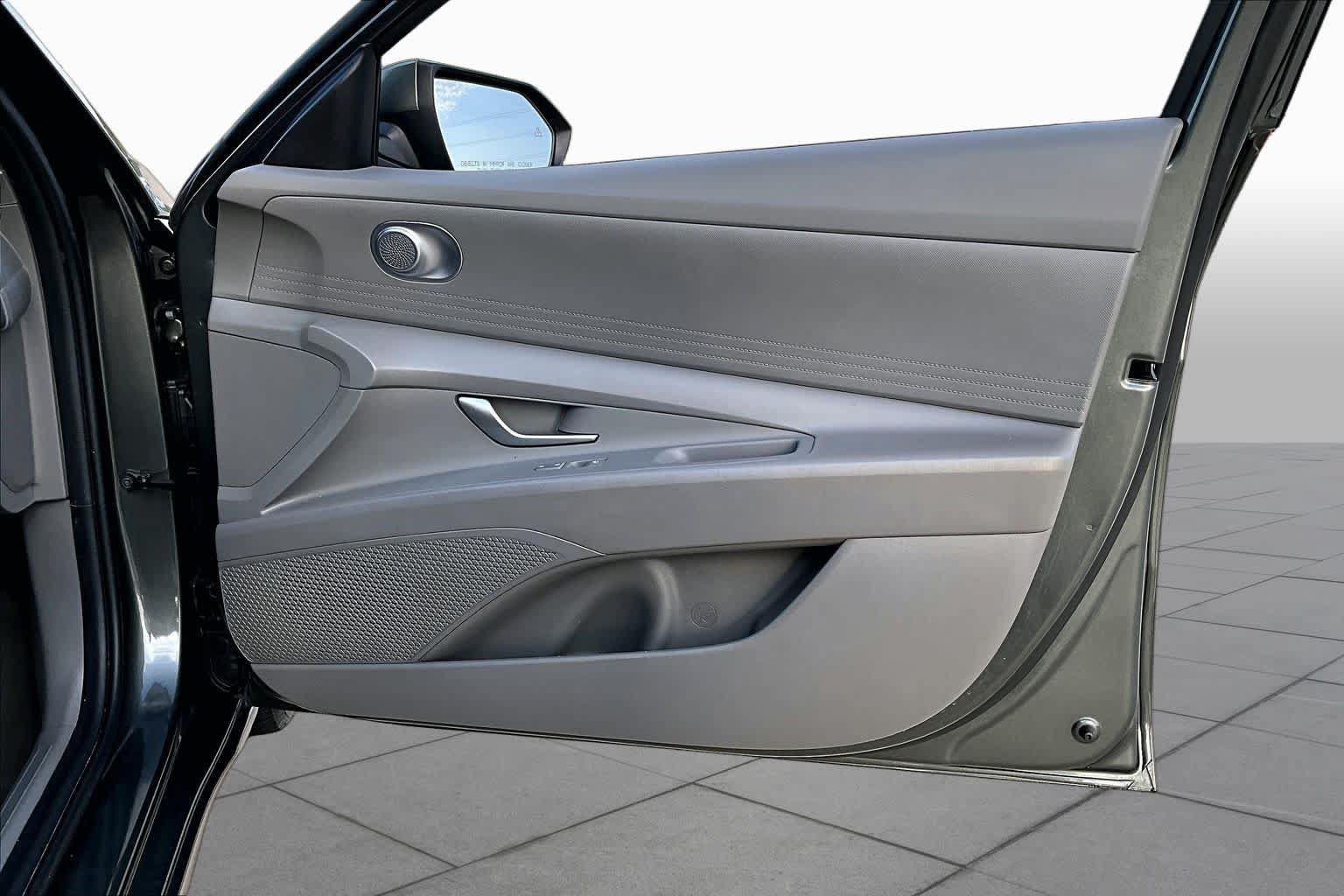 Used 2024 Hyundai Elantra SEL FWD image 23