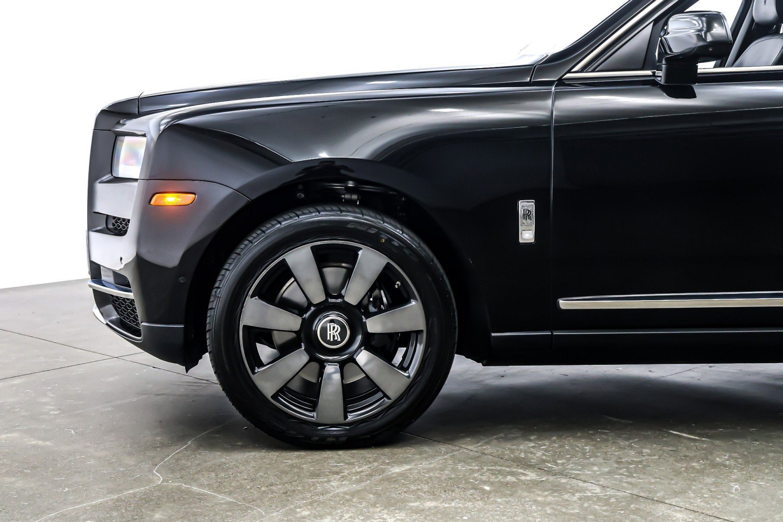Used 2024 Rolls-Royce Cullinan image 10