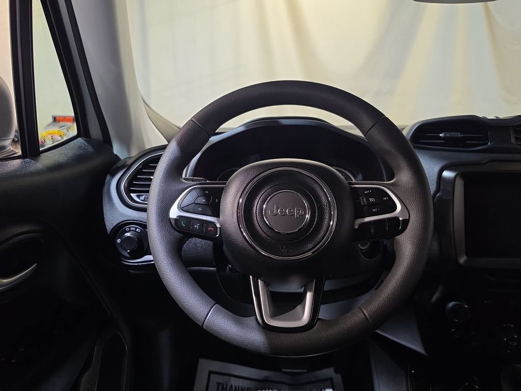 Used 2023 Jeep Renegade Latitude AWD/4WD image 11