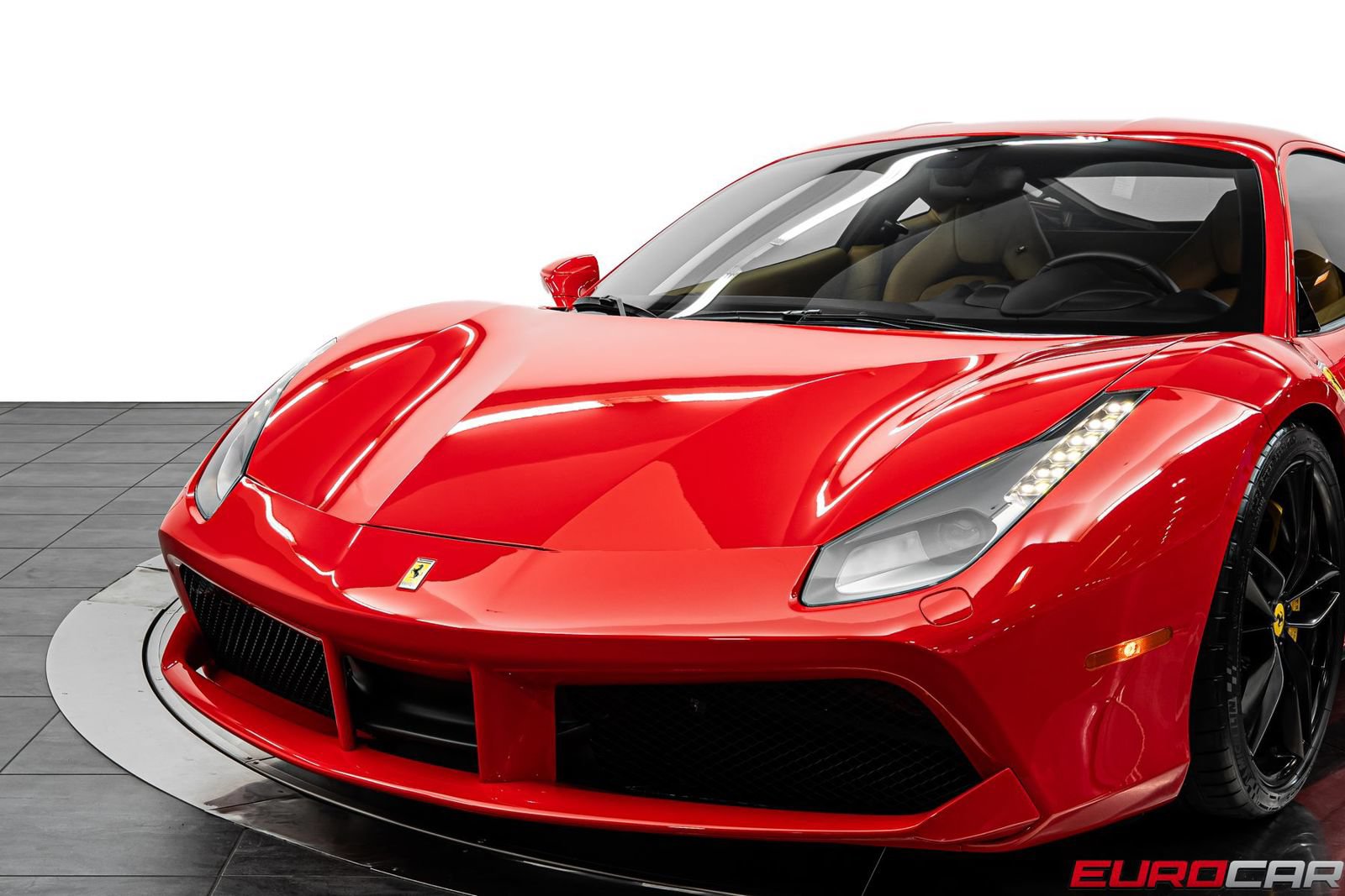 Used 2019 Ferrari 488 GTB RWD image 14