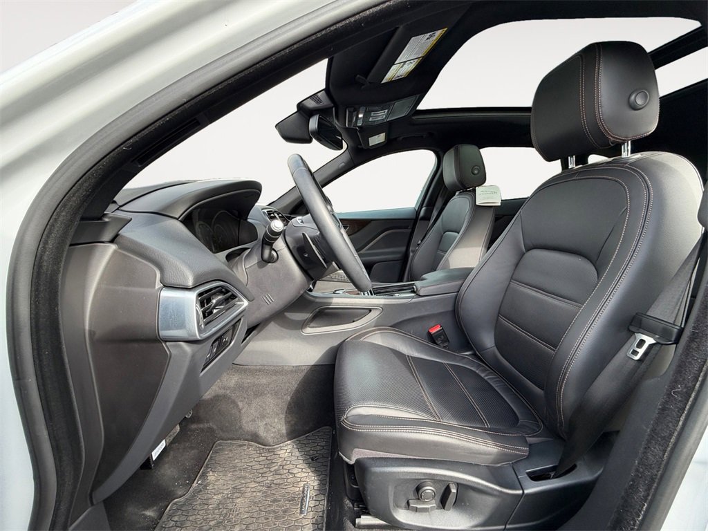 Used 2018 Jaguar F-PACE Prestige image 10