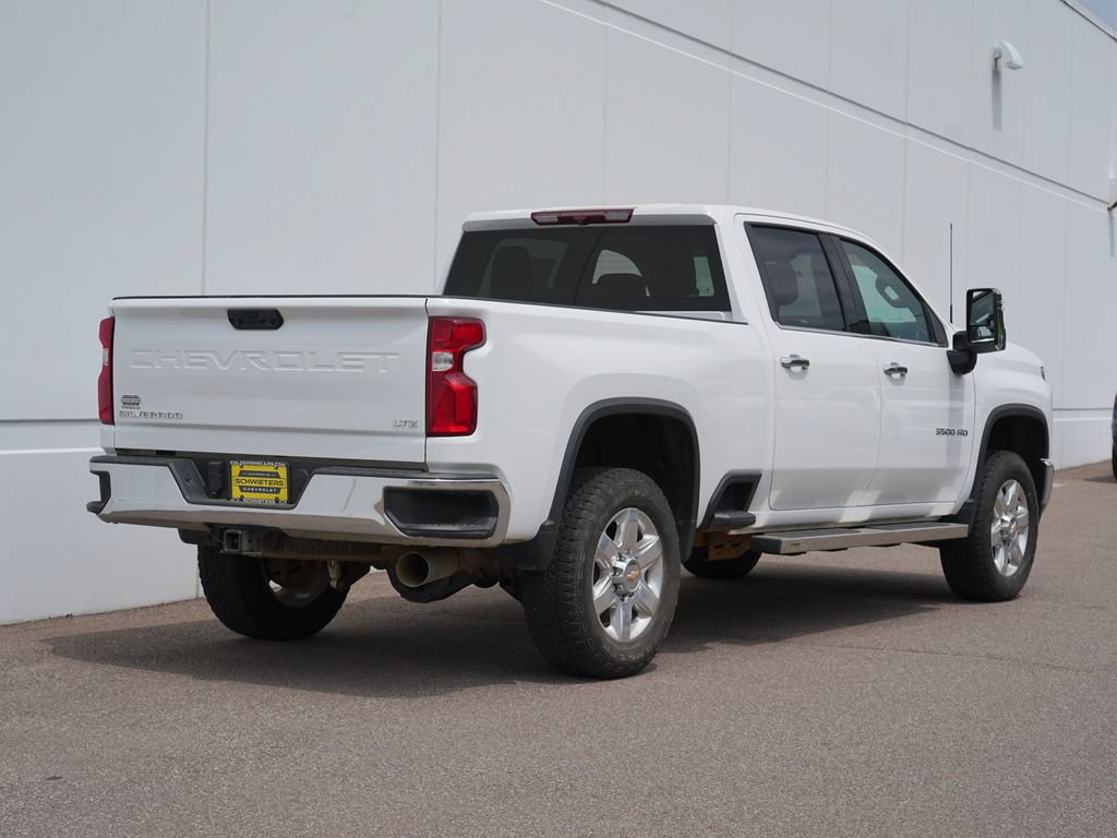 Used 2022 Chevrolet Silverado 3500 LTZ AWD/4WD image 3