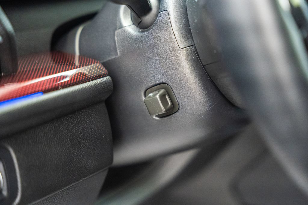 Used 2024 Chevrolet Traverse RS FWD image 50