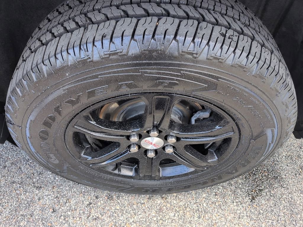Used 2023 GMC Acadia AT4 w/ Trailering Package AWD/4WD image 17