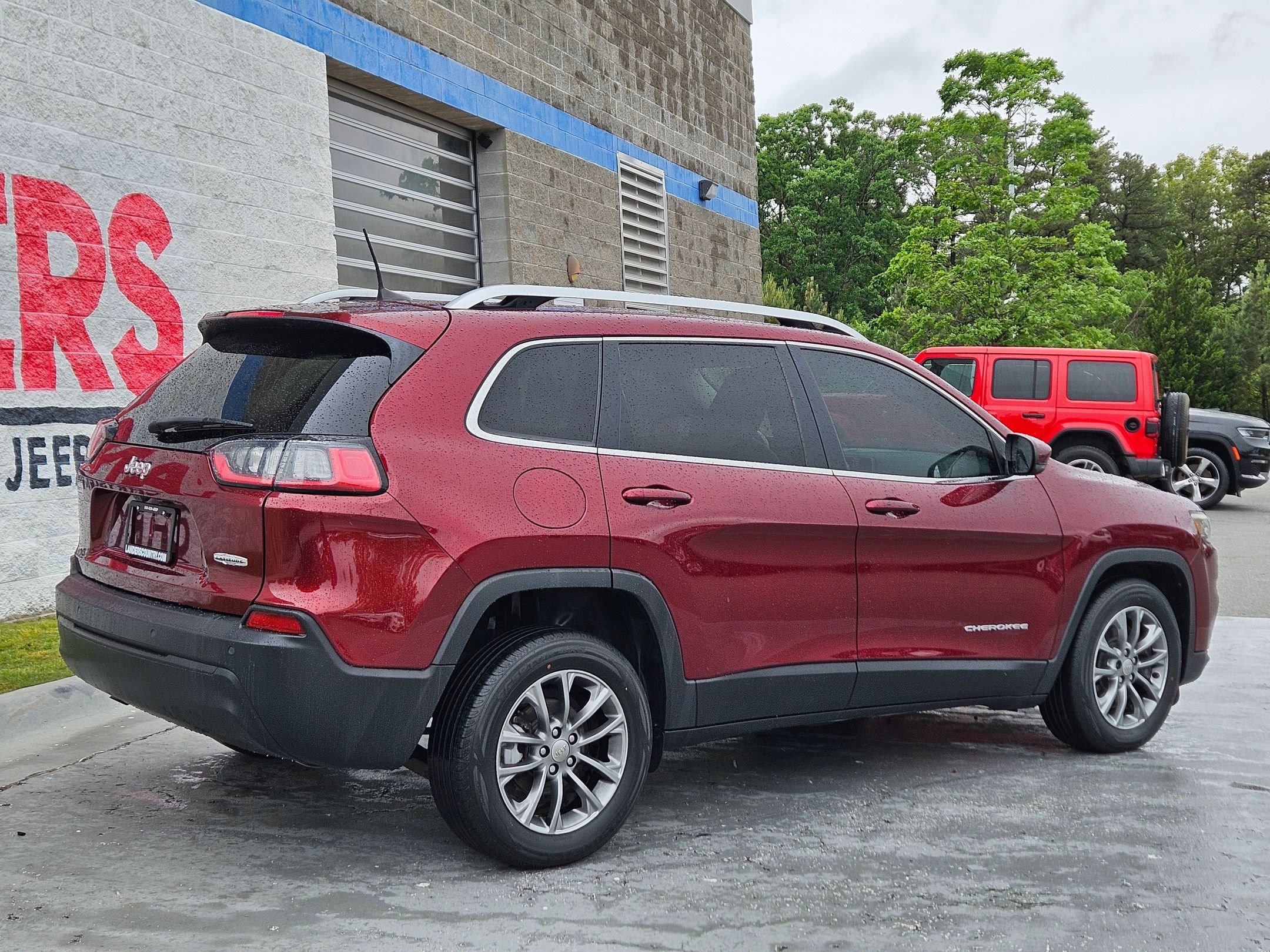 Used 2019 Jeep Cherokee Latitude Plus FWD image 7