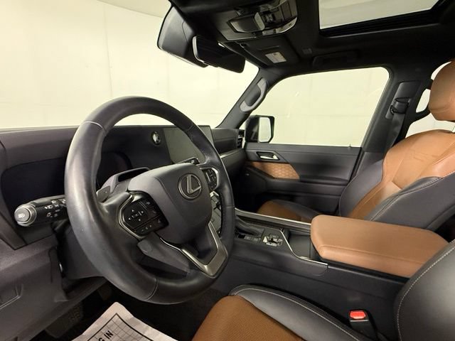 Used 2024 Lexus GX 550 w/ Accessory Package (2T) AWD/4WD image 7
