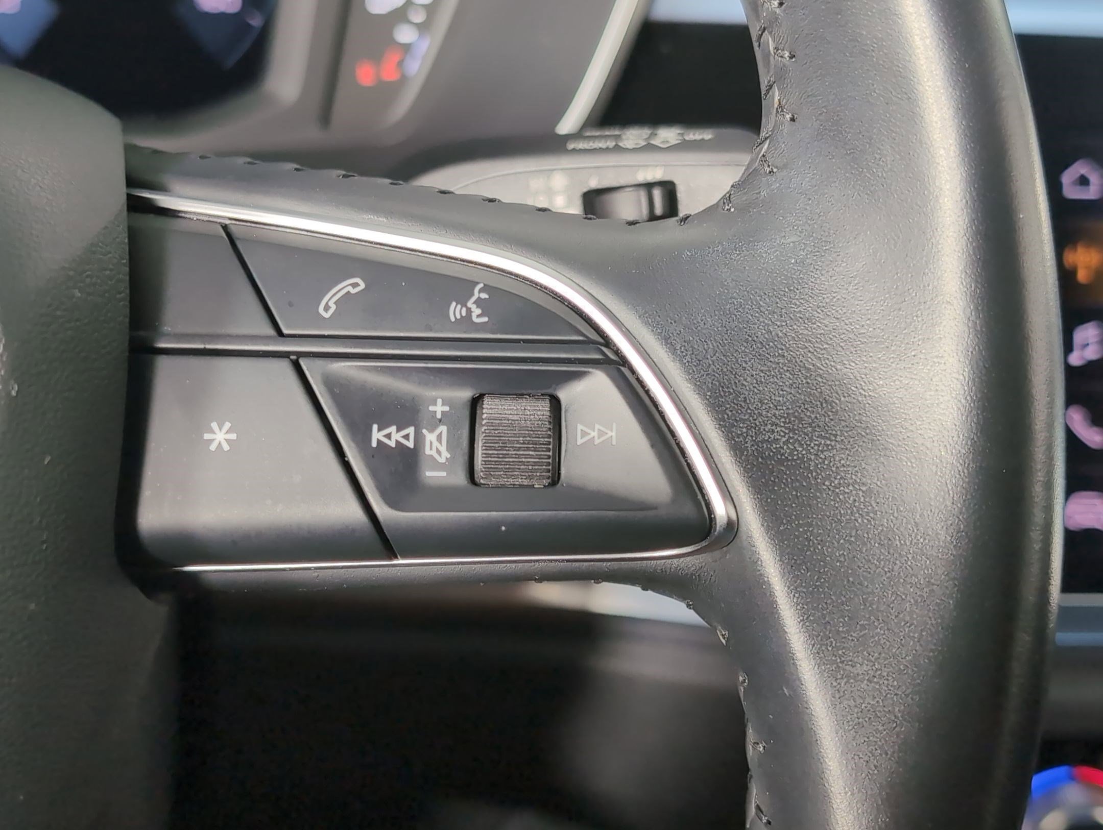 Used 2020 Audi Q3 2.0T Premium w/ Convenience Package image 27