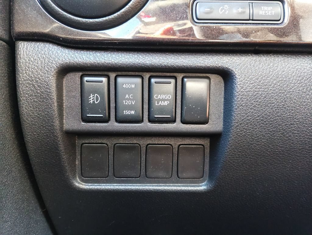 Used 2017 Nissan Titan SV AWD/4WD image 27