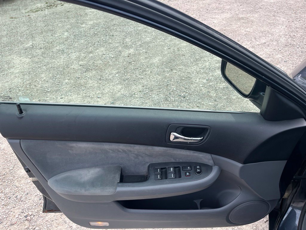 Used 2003 Honda Accord LX image 17