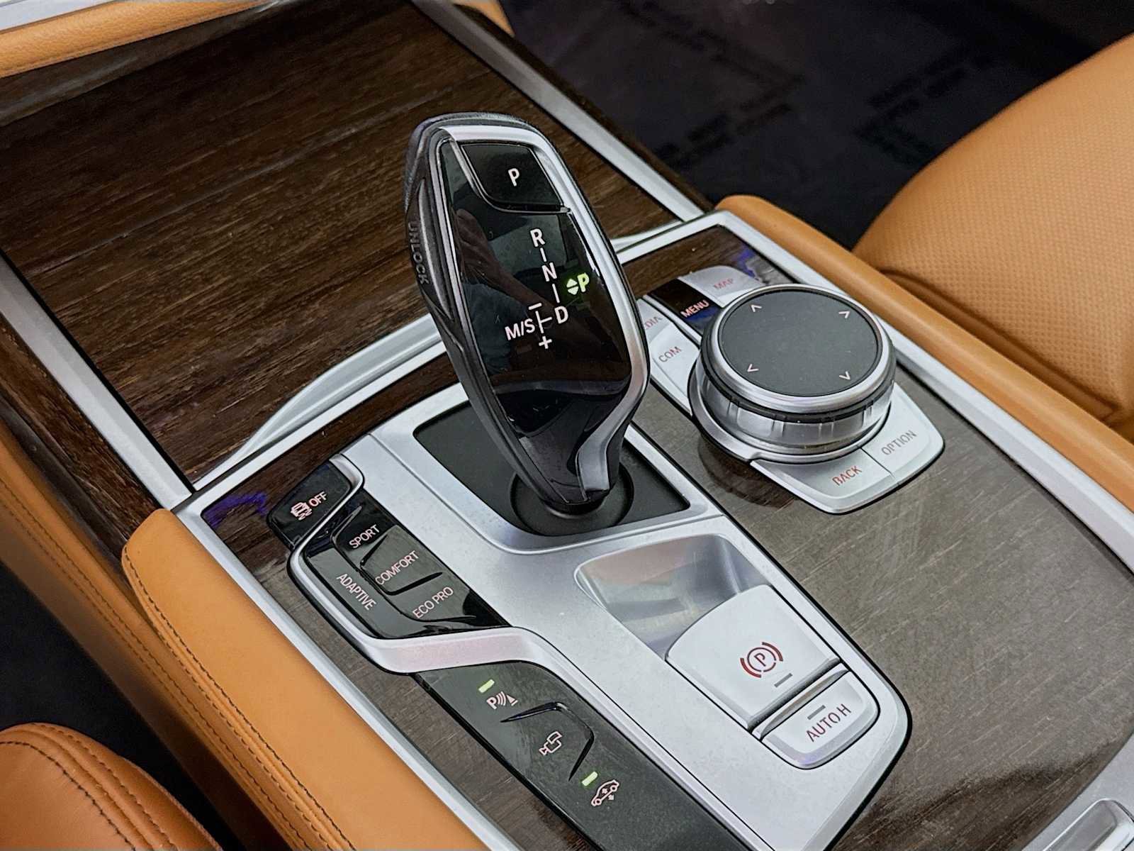 Used 2020 BMW 740i xDrive w/ Premium Package AWD/4WD image 18