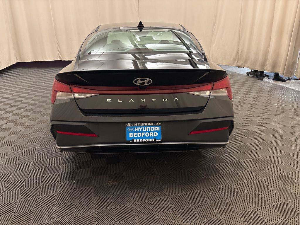 New 2026 Hyundai Elantra Sport image 6