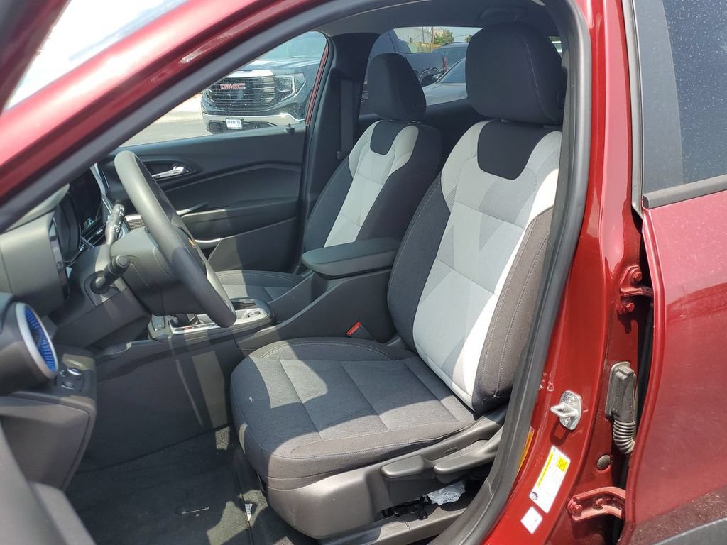 Used 2024 Chevrolet Trax LS w/ LS Convenience Package FWD image 18