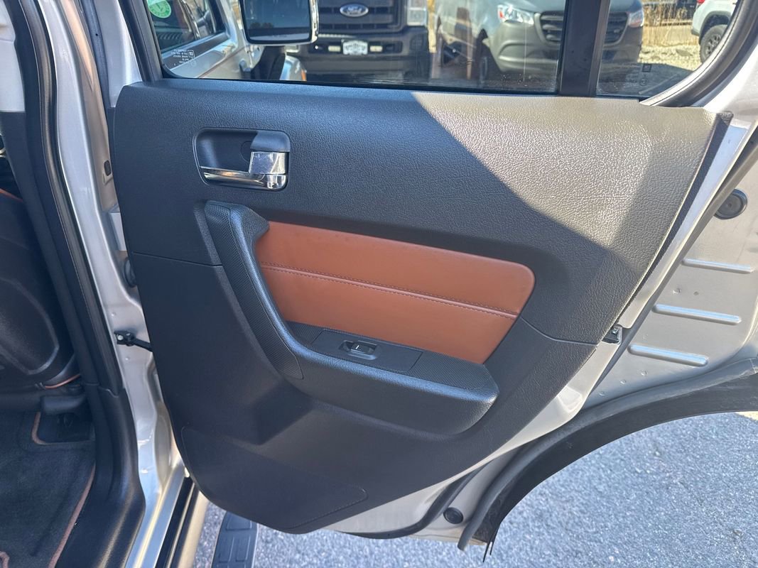 Used 2006 HUMMER H3 image 16