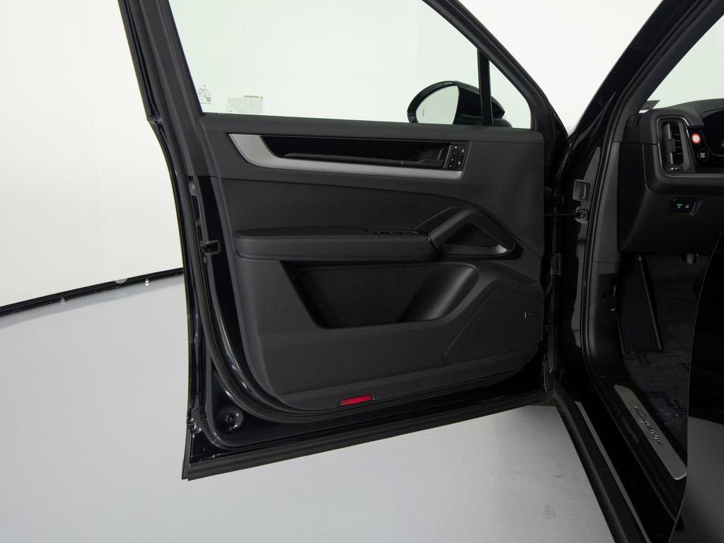 New 2026 Porsche Cayenne AWD/4WD image 18