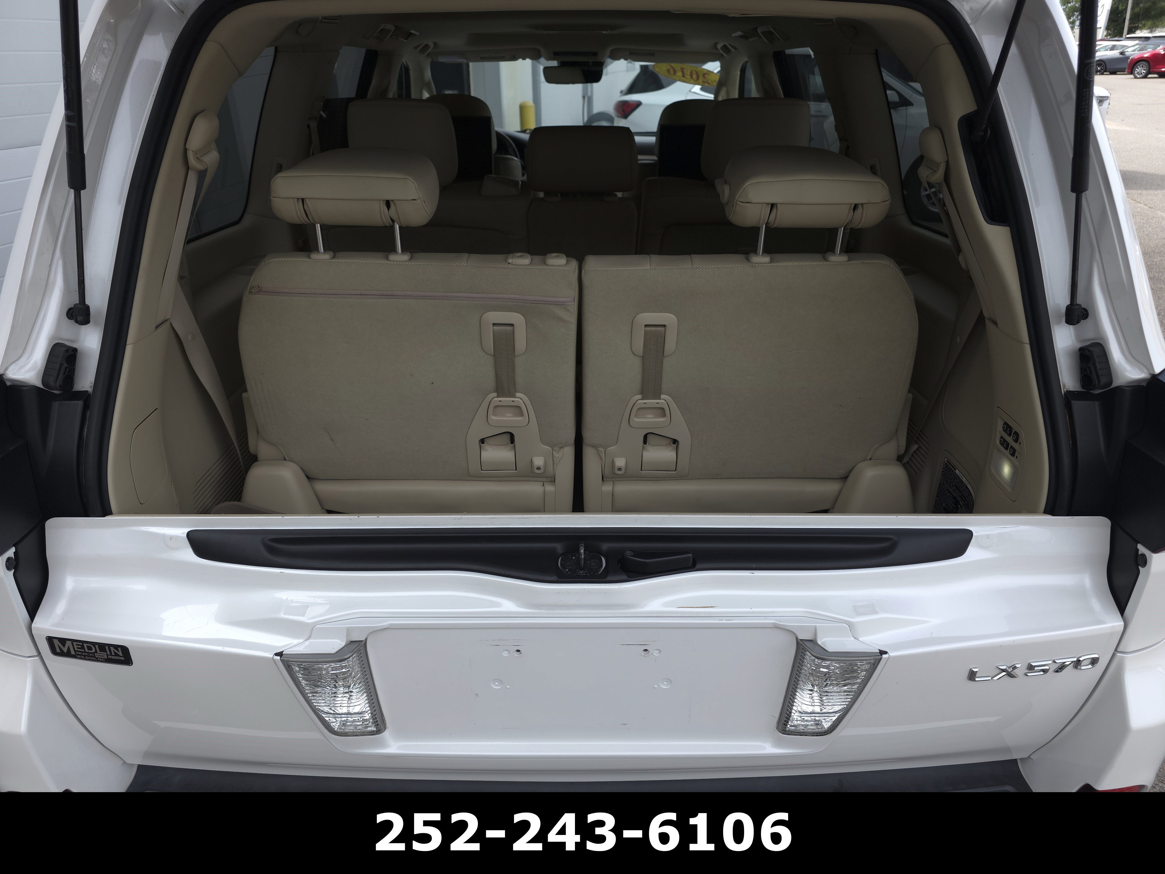 Used 2016 Lexus LX 570 4WD w/ Luxury Package image 45