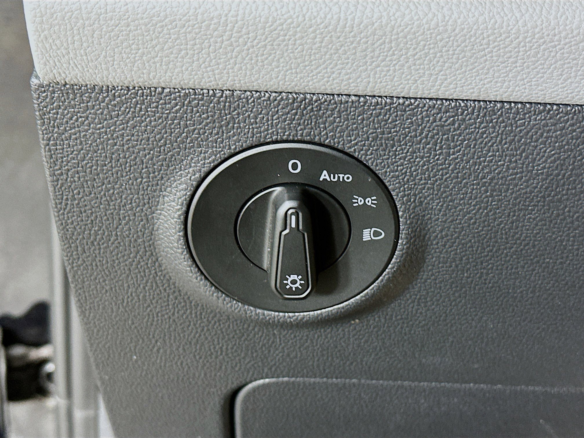 Used 2022 Volkswagen Taos SE image 17