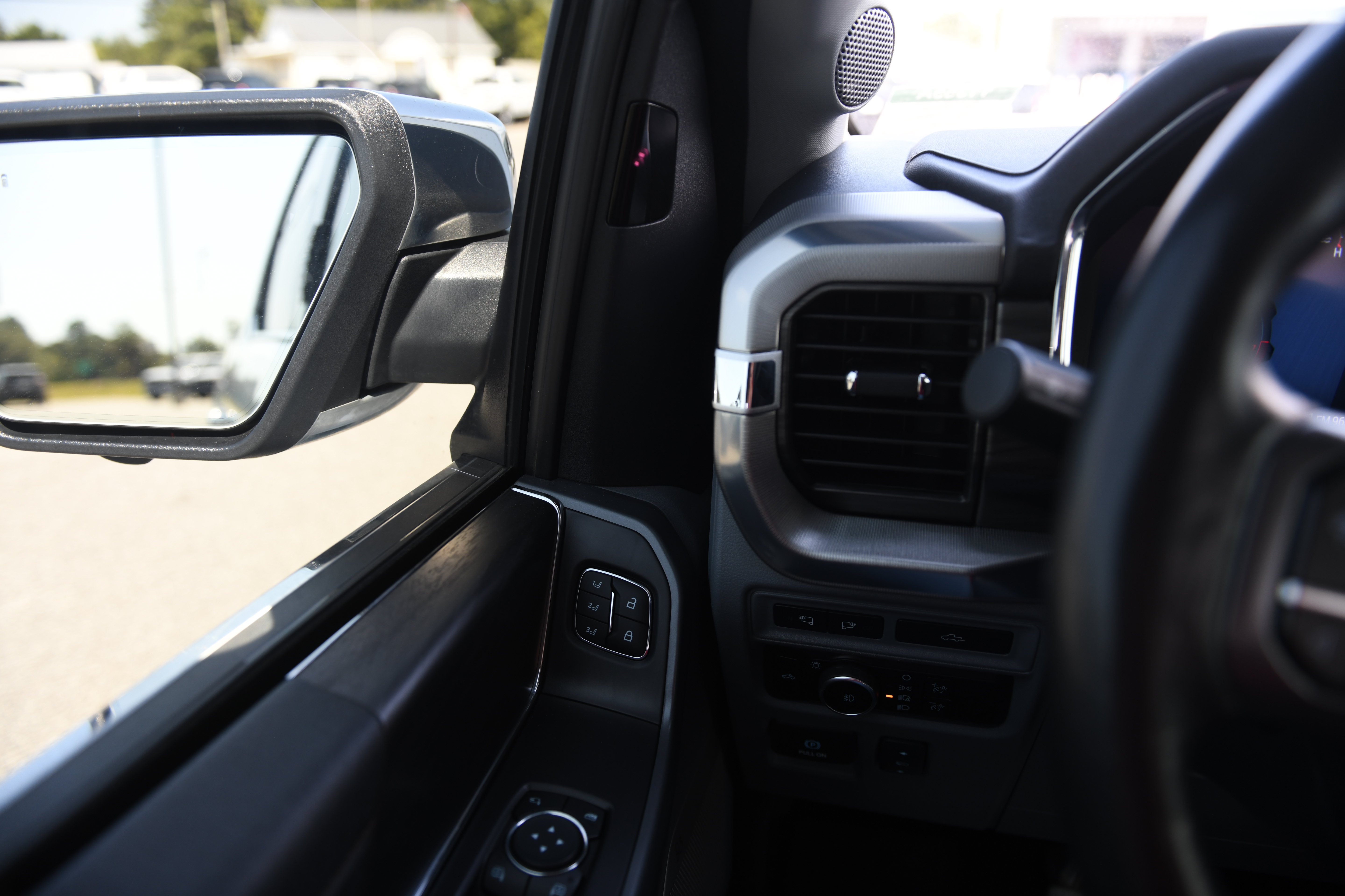 Used 2024 Ford F150 Lariat w/ Bed Utility Package AWD/4WD image 27
