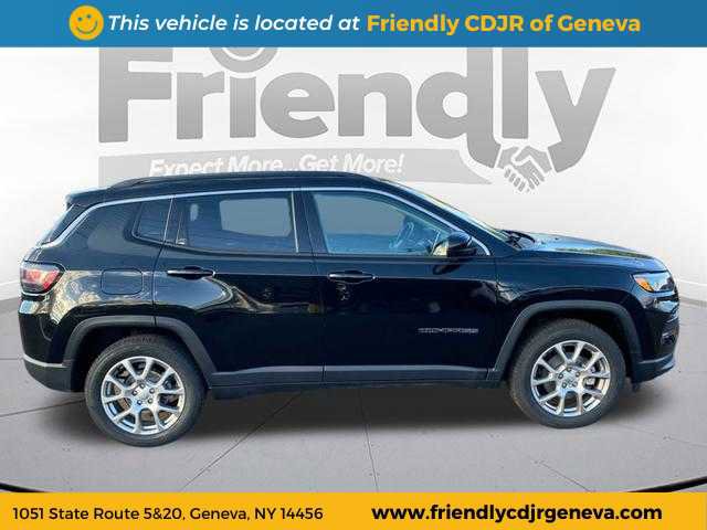 Used 2022 Jeep Compass Latitude w/ Sun and Sound Group image 4