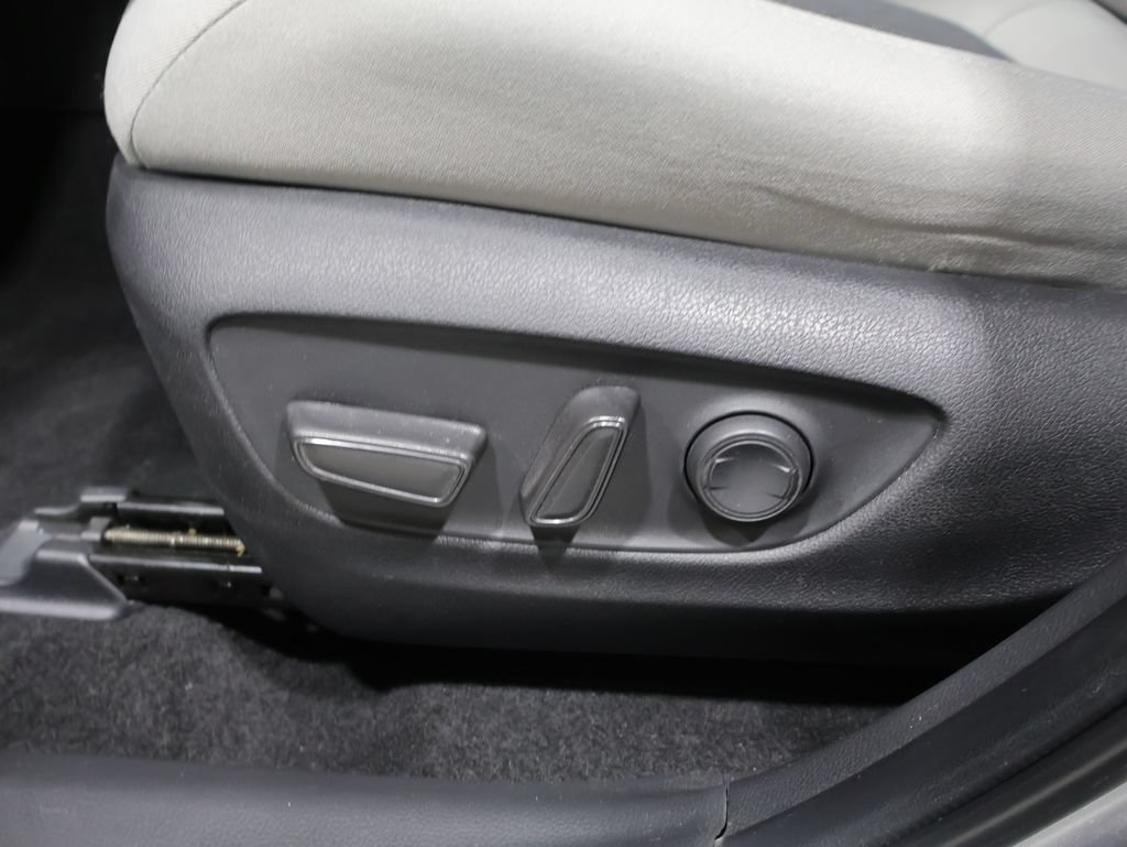 Used 2024 Toyota RAV4 XLE w/ Convenience Package AWD/4WD image 12
