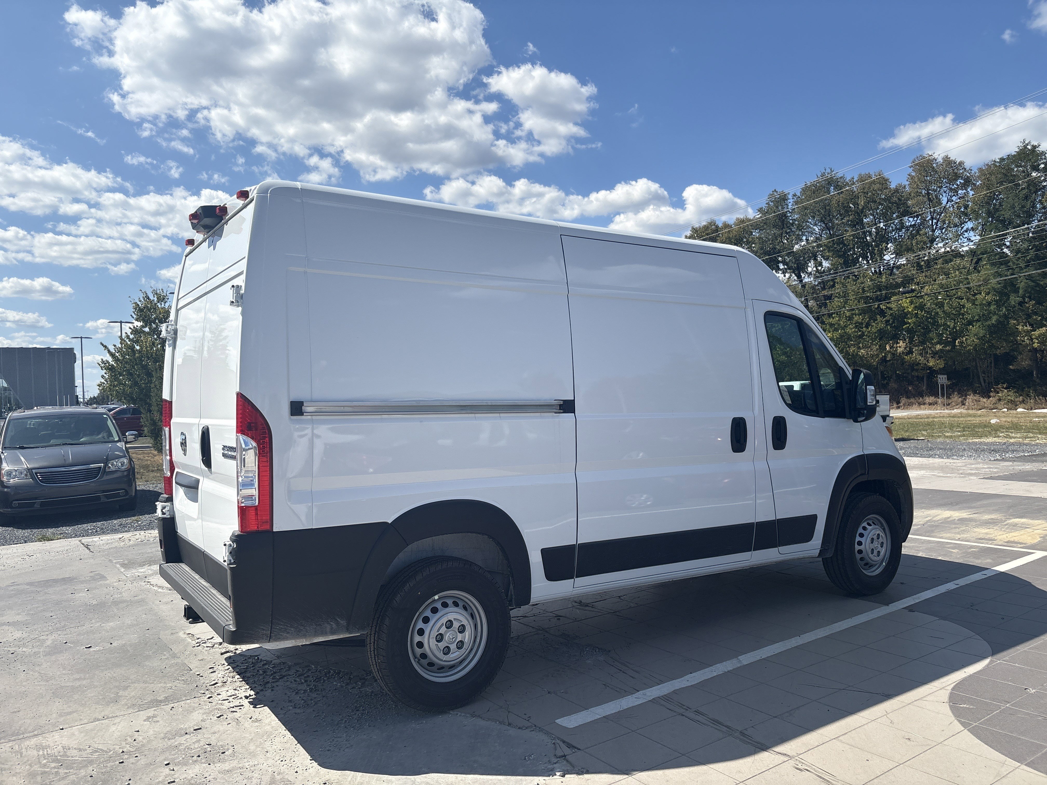 New 2025 RAM ProMaster 2500 w/ Convenience Group FWD image 6