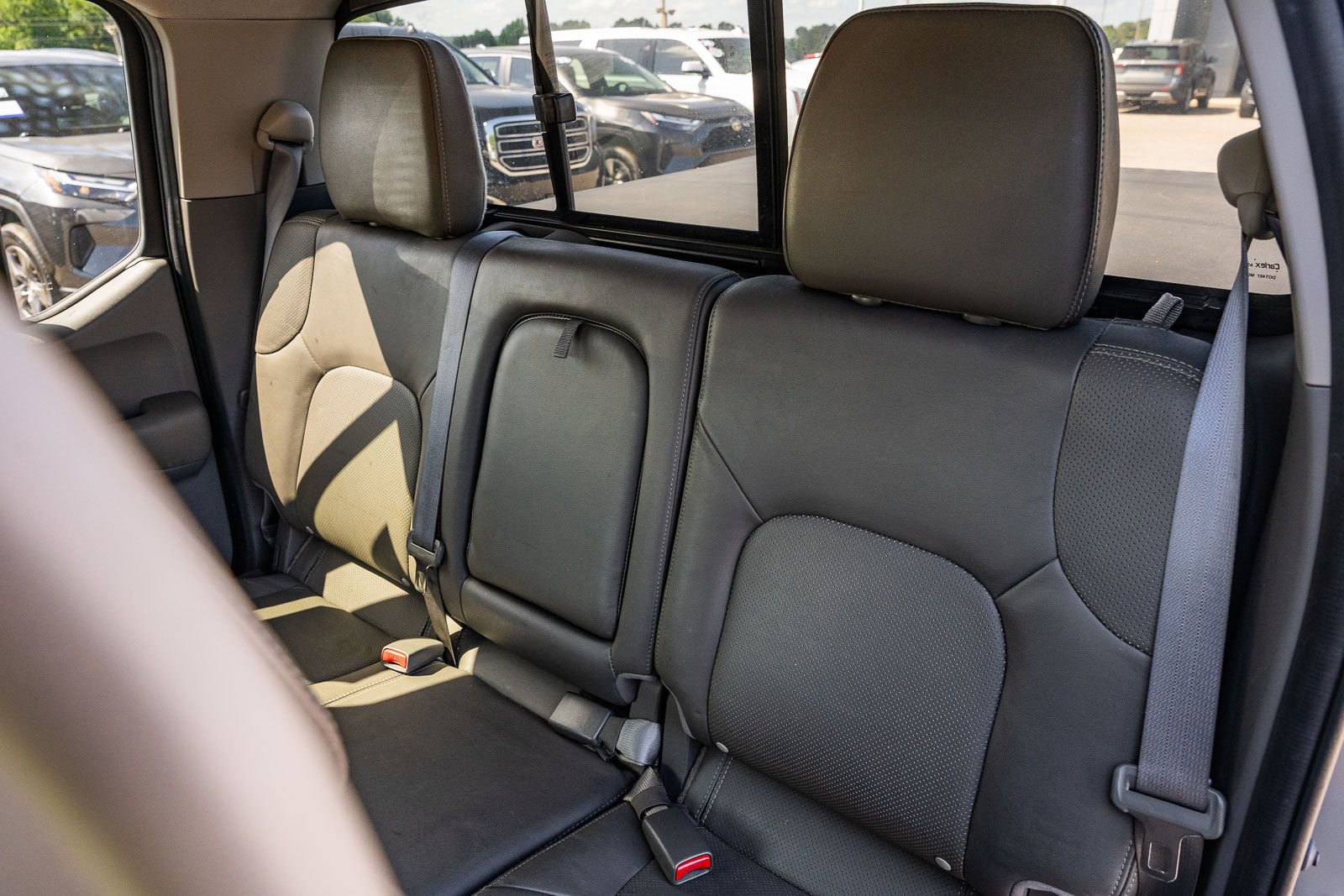 Used 2019 Nissan Frontier SL RWD image 19