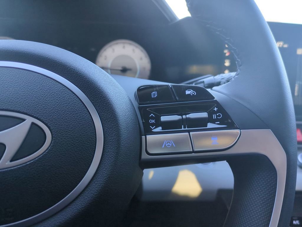 New 2026 Hyundai Elantra Limited image 32