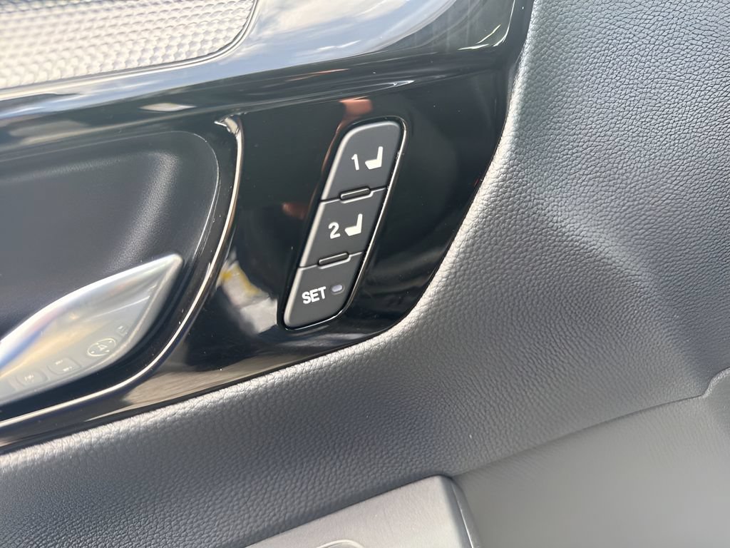 Used 2024 Honda CR-V EX-L image 11