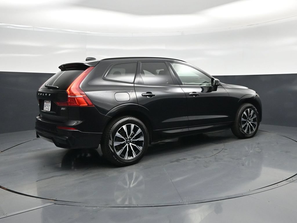 Used 2025 Volvo XC60 B5 Plus AWD/4WD image 29
