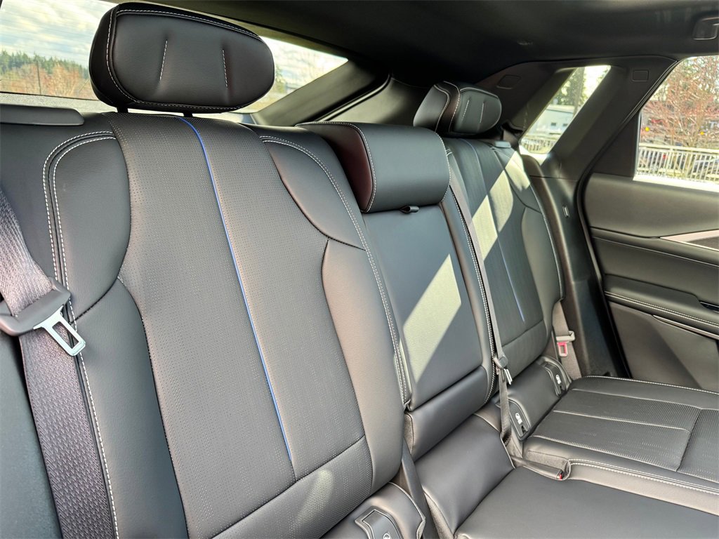 Used 2025 Cadillac Lyriq Sport image 43