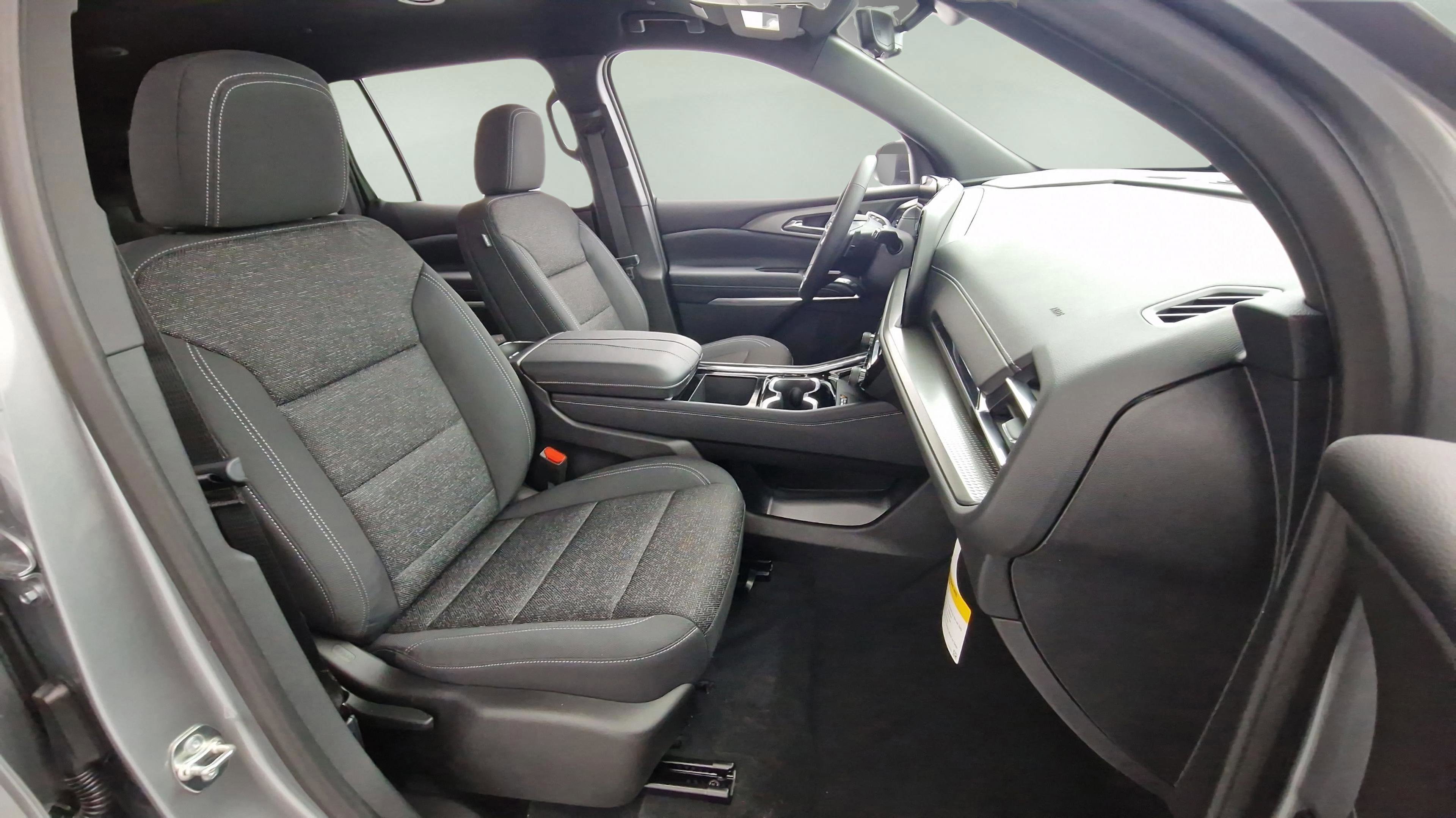 New 2026 Chevrolet Traverse LT w/ Driver Confidence Package image 13