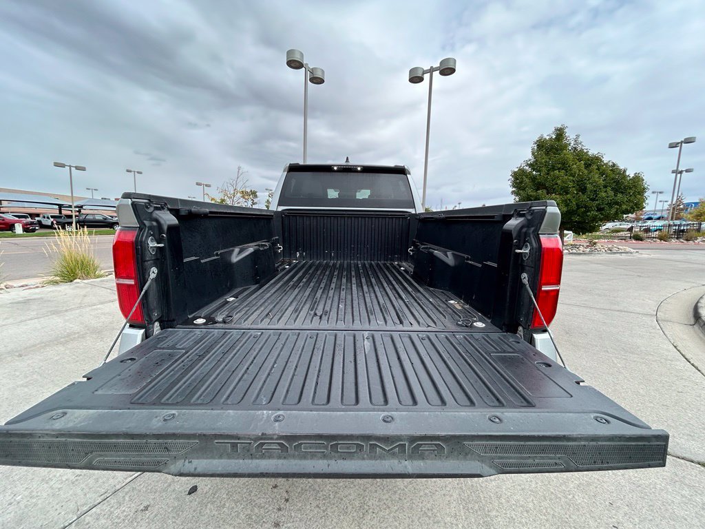 Used 2024 Toyota Tacoma SR5 AWD/4WD image 28