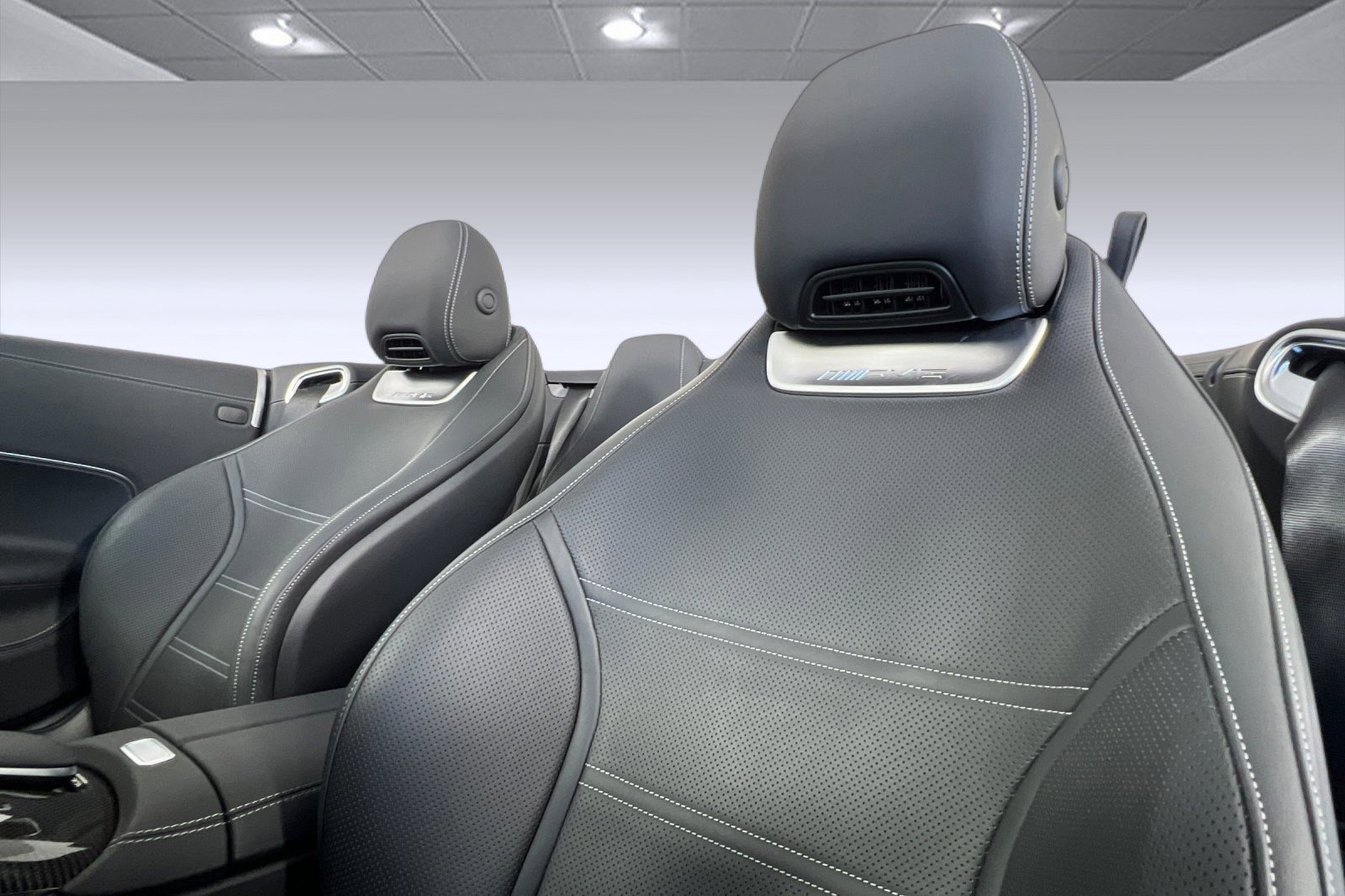 Used 2024 Mercedes-Benz SL 63 AMG 4MATIC image 17