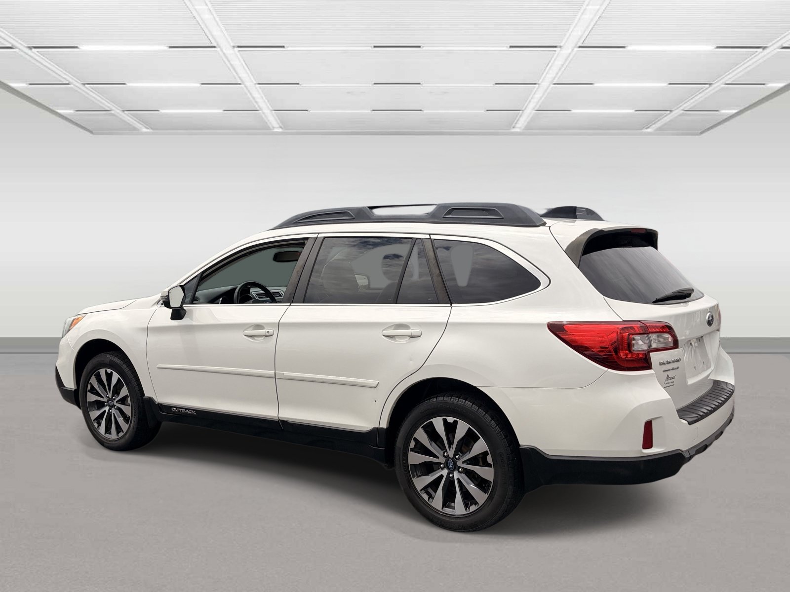 Used 2016 Subaru Outback 2.5i Limited AWD/4WD image 3