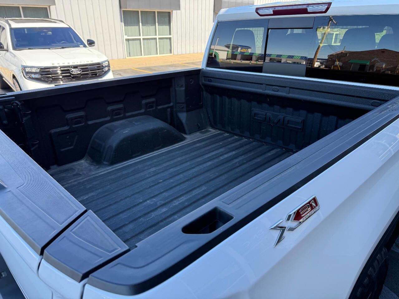 Used 2022 GMC Sierra 1500 Elevation w/ Elevation Premium Package image 8