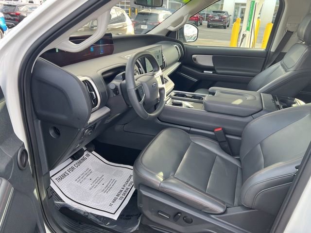 Used 2025 Ford Expedition Active image 10