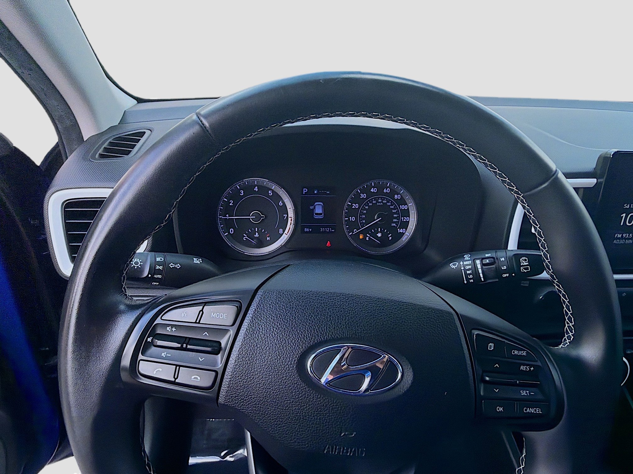 Used 2022 Hyundai Venue Limited FWD image 11