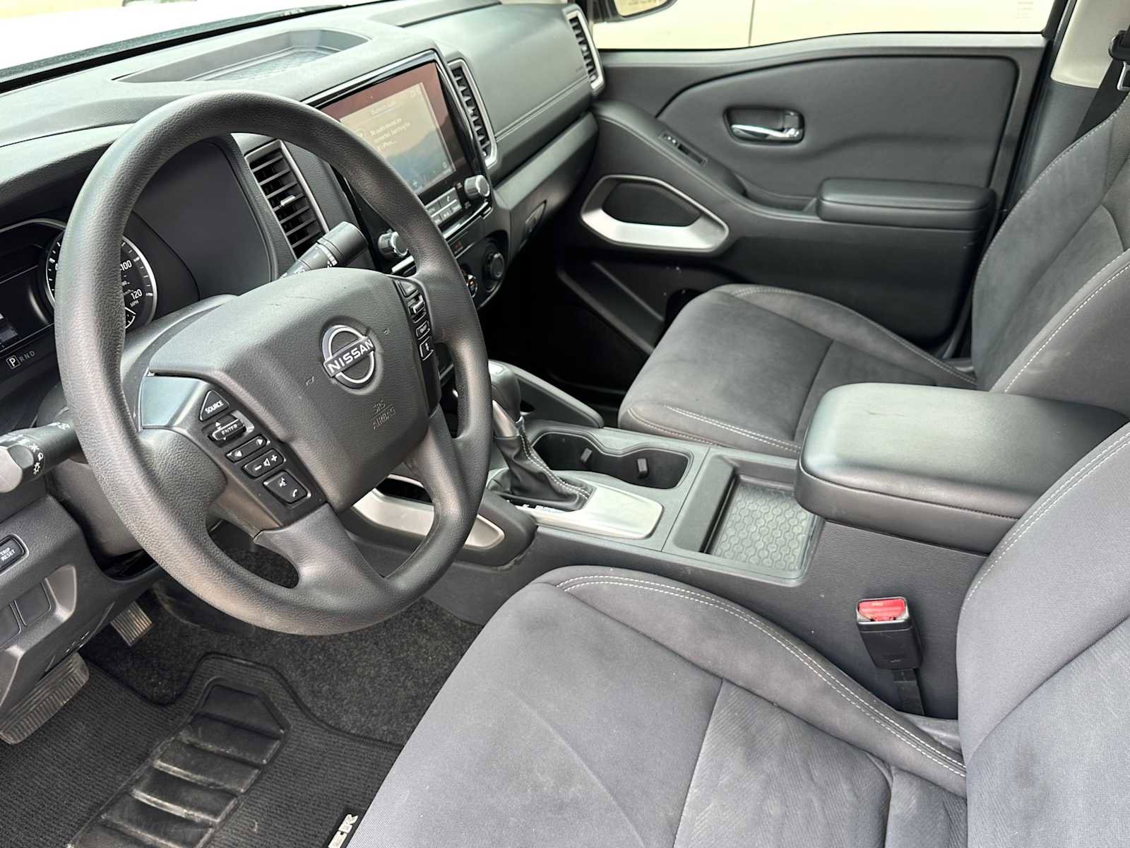 Used 2022 Nissan Frontier SV w/ Technology Package RWD image 9