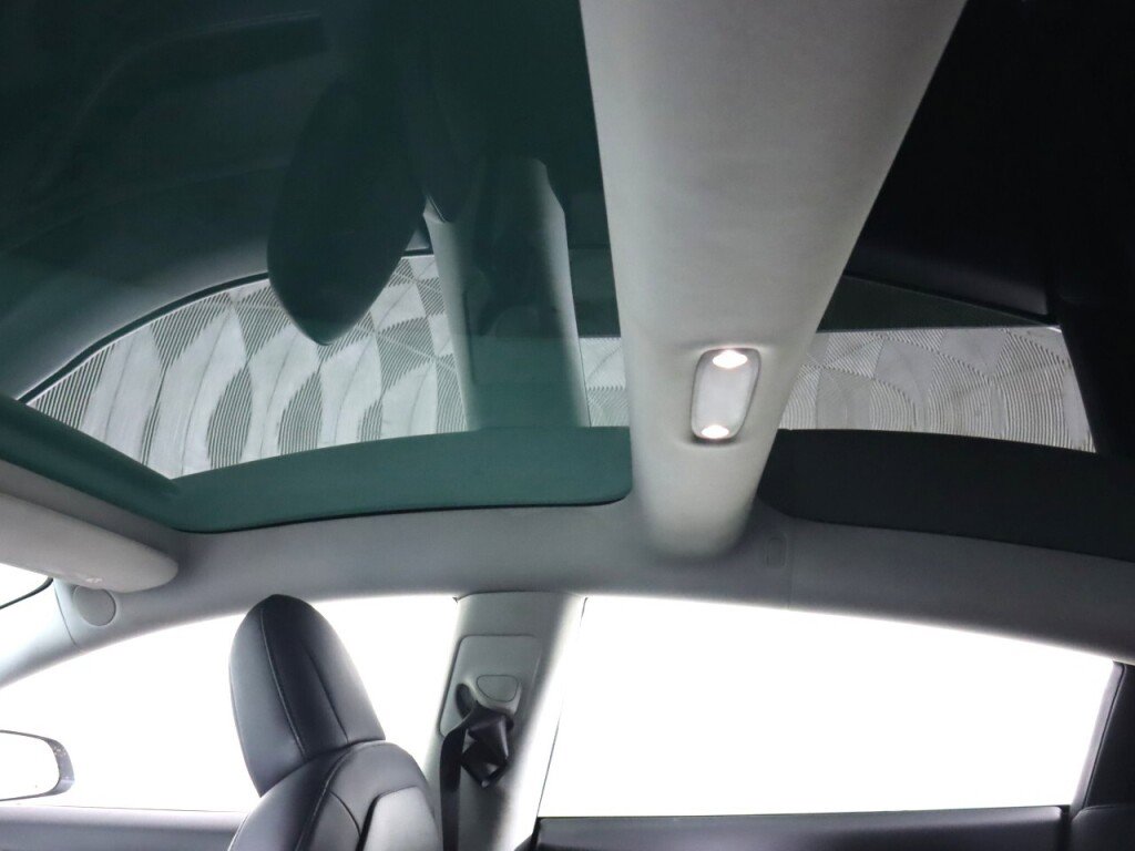 Used 2020 Tesla Model 3 Standard Range Plus image 27