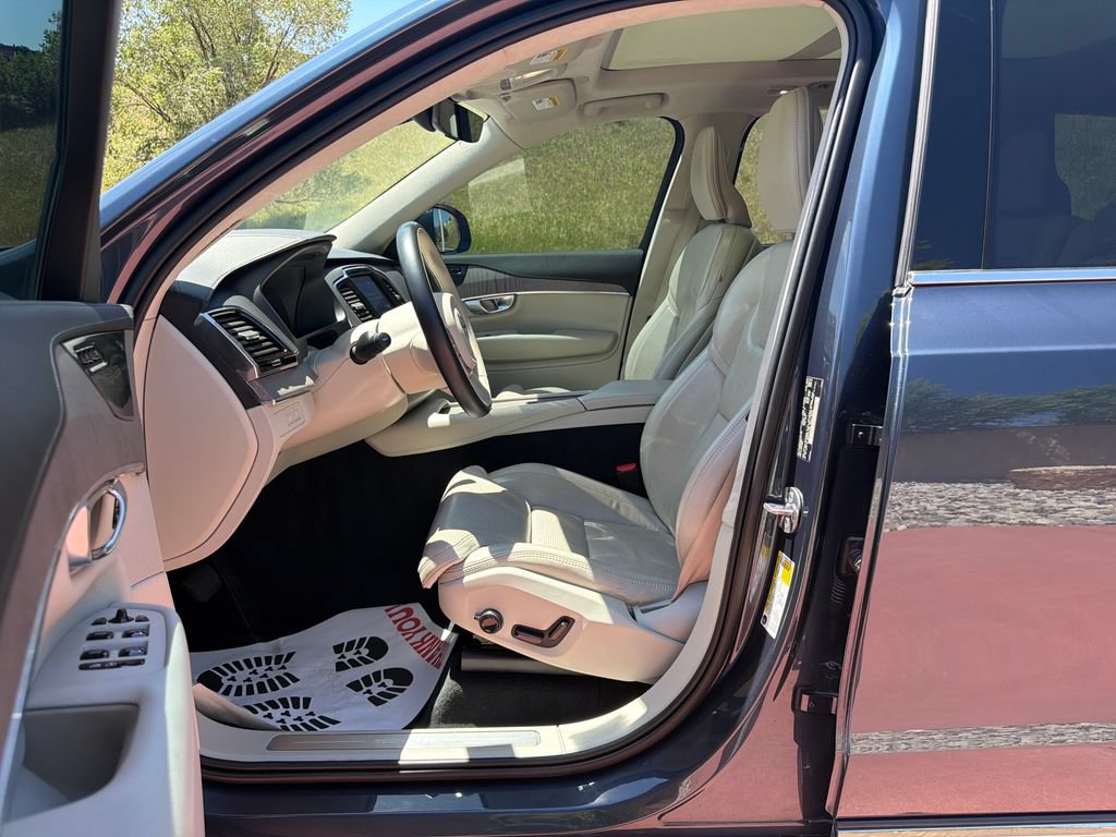 Used 2023 Volvo XC90 T8 Ultimate w/ Lounge Package AWD/4WD image 12