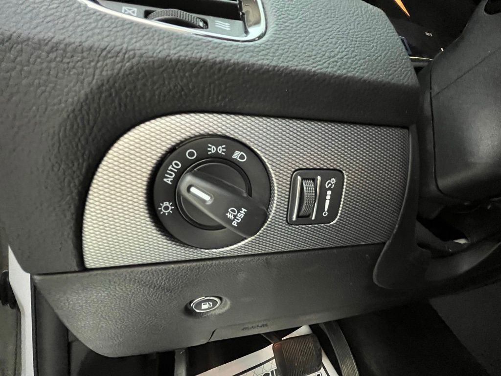 Used 2018 Dodge Durango GT AWD/4WD image 30