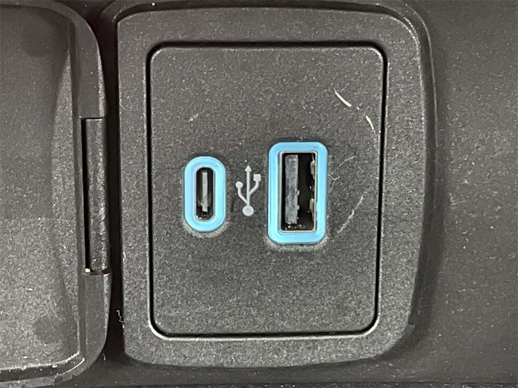 Used 2023 Ford Bronco Badlands image 23