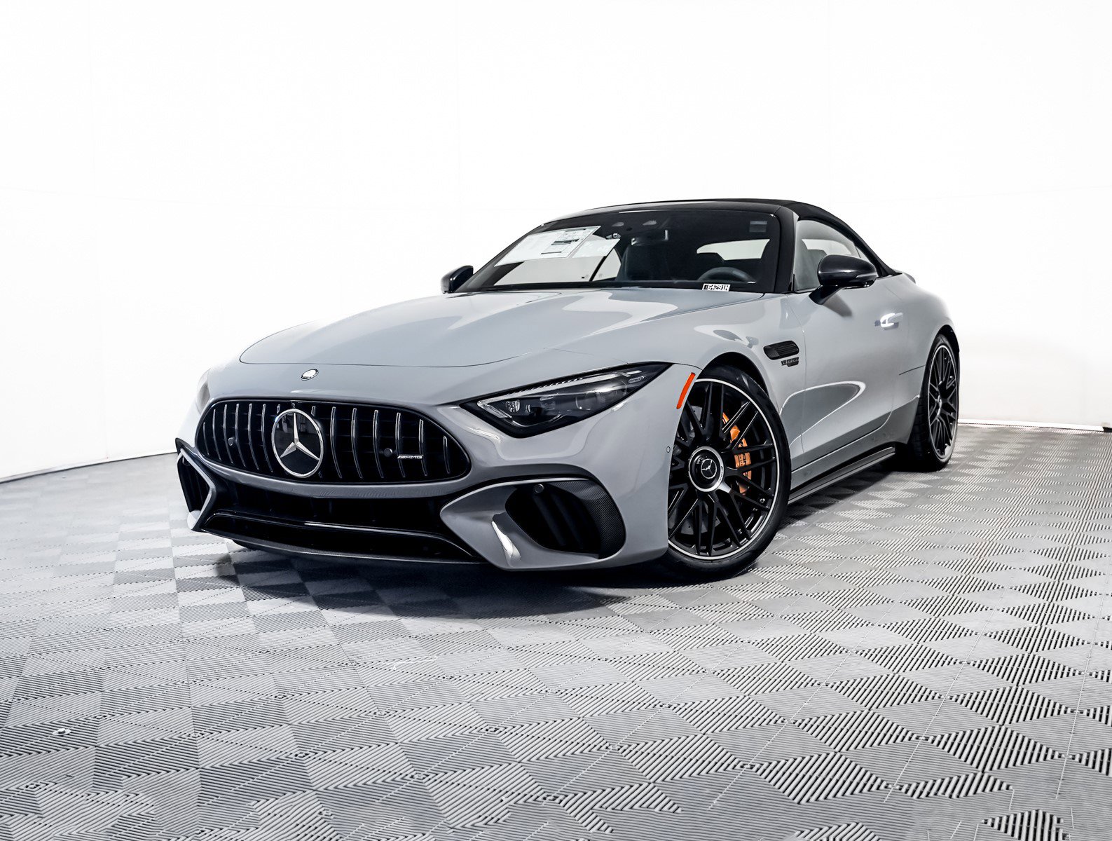 Used 2025 Mercedes-Benz SL 63 AMG S e Performance 4MATIC image 2