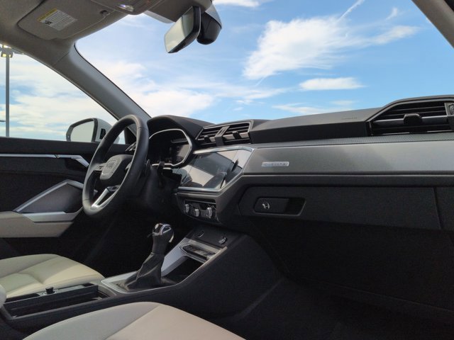 Used 2024 Audi Q3 2.0T Premium Plus image 24
