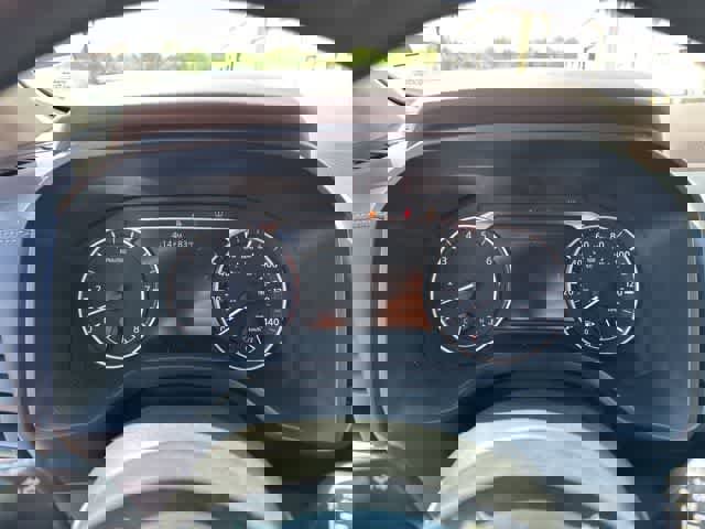 Used 2023 Nissan Rogue SV AWD/4WD image 12