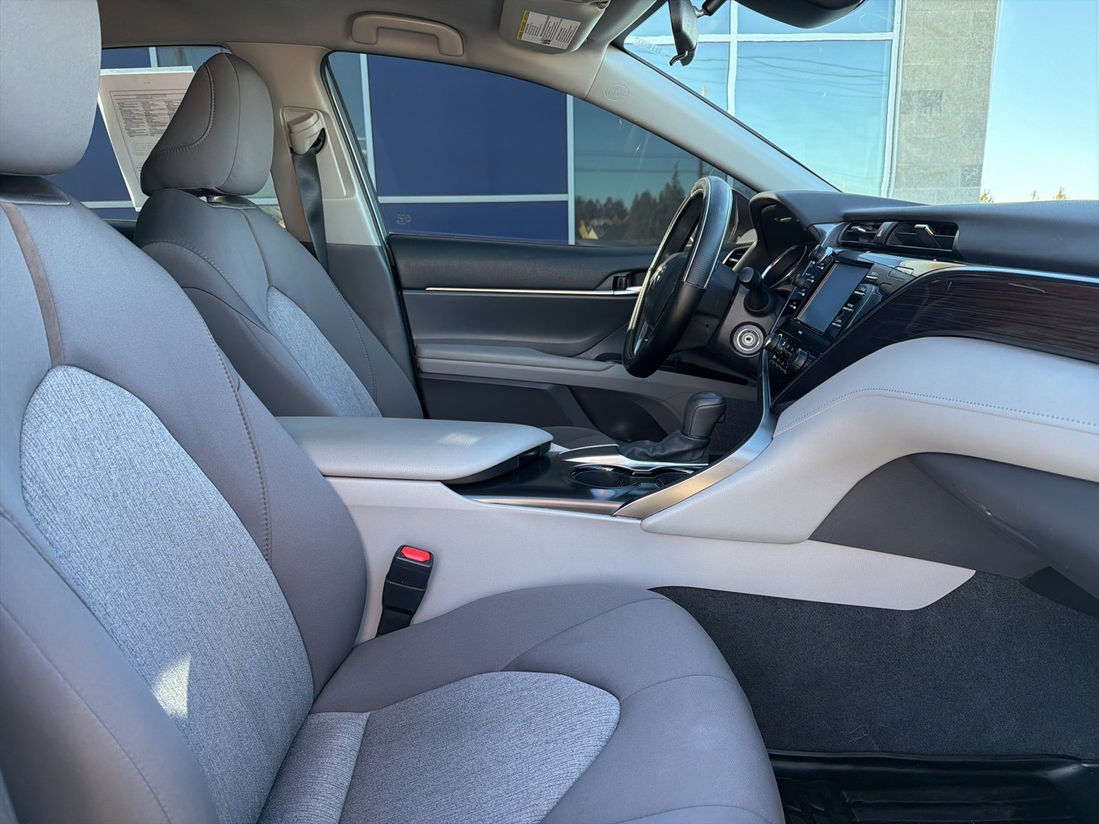 Used 2020 Toyota Camry LE image 18