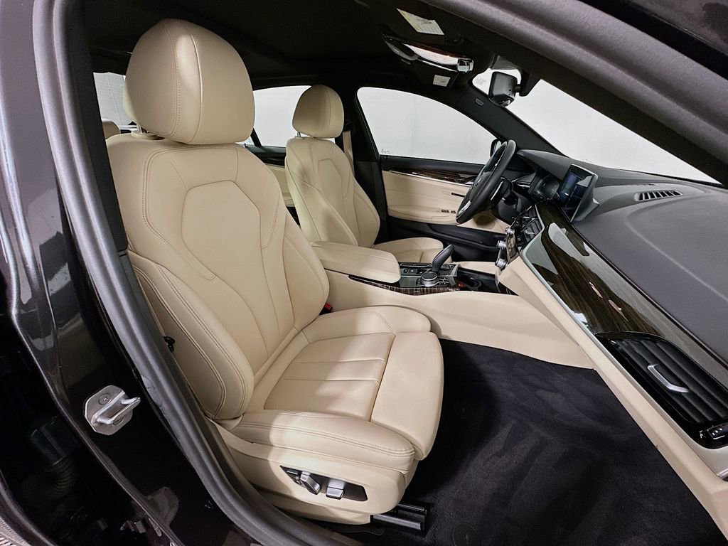 Used 2020 BMW 530i w/ Lighting Package image 29