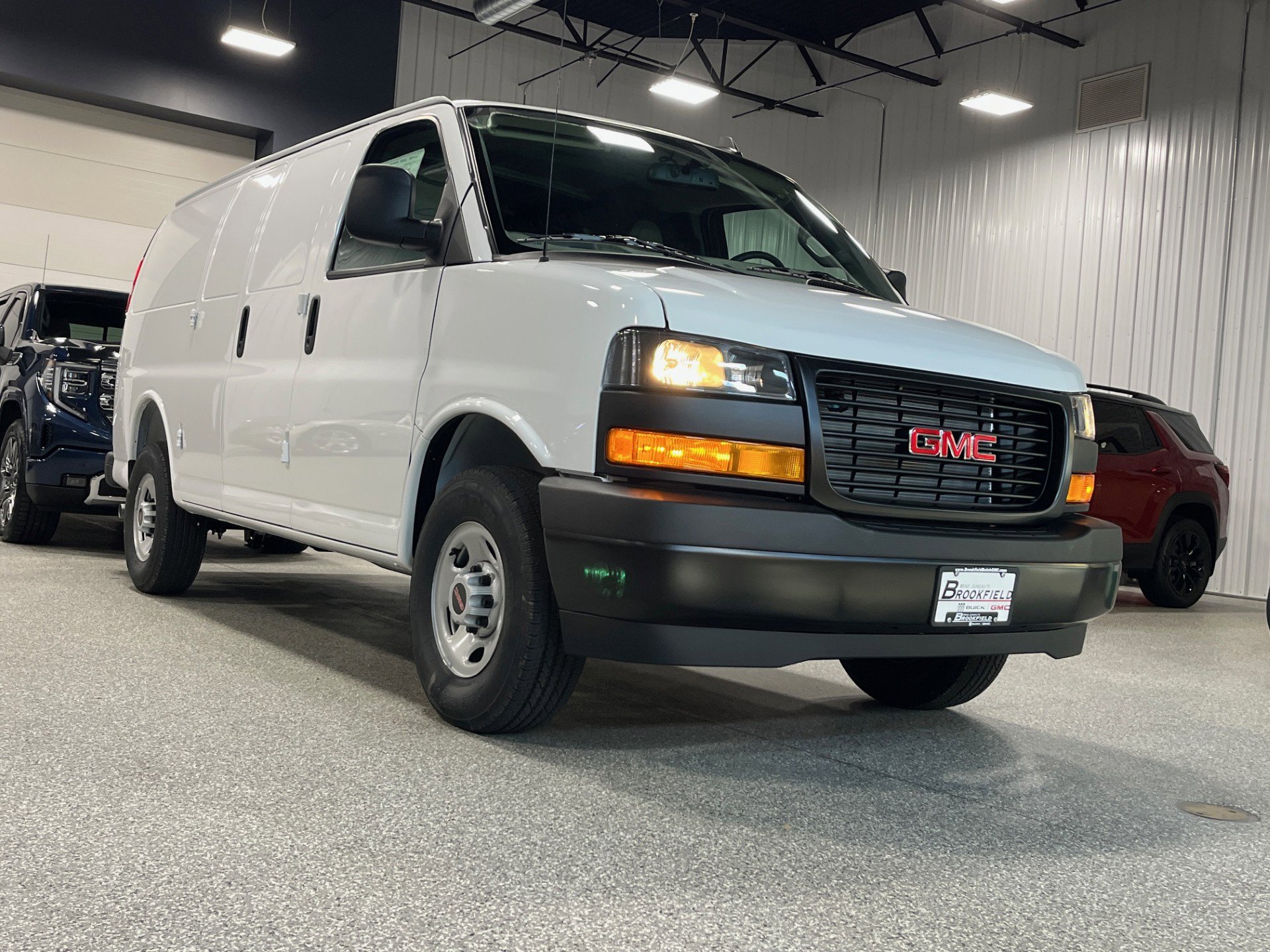 New 2025 GMC Savana 3500 w/ Driver Convenience Package image 5